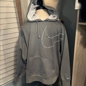 Nike men's therma-fit Hoodie